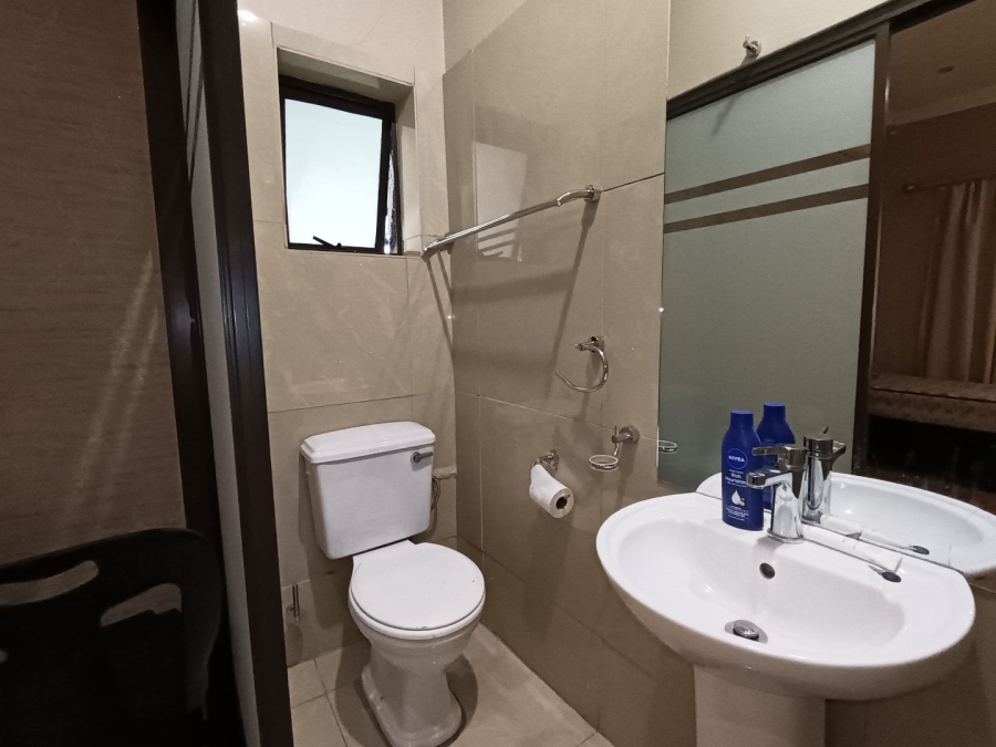 5 Bedroom Property for Sale in Park West Free State